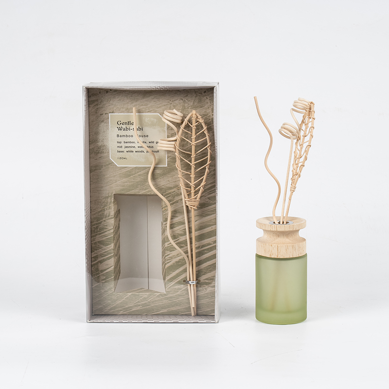 Lagena vitrea alta cylindrica arundineus diffundens cum ligneo-aroma diffundente venditore