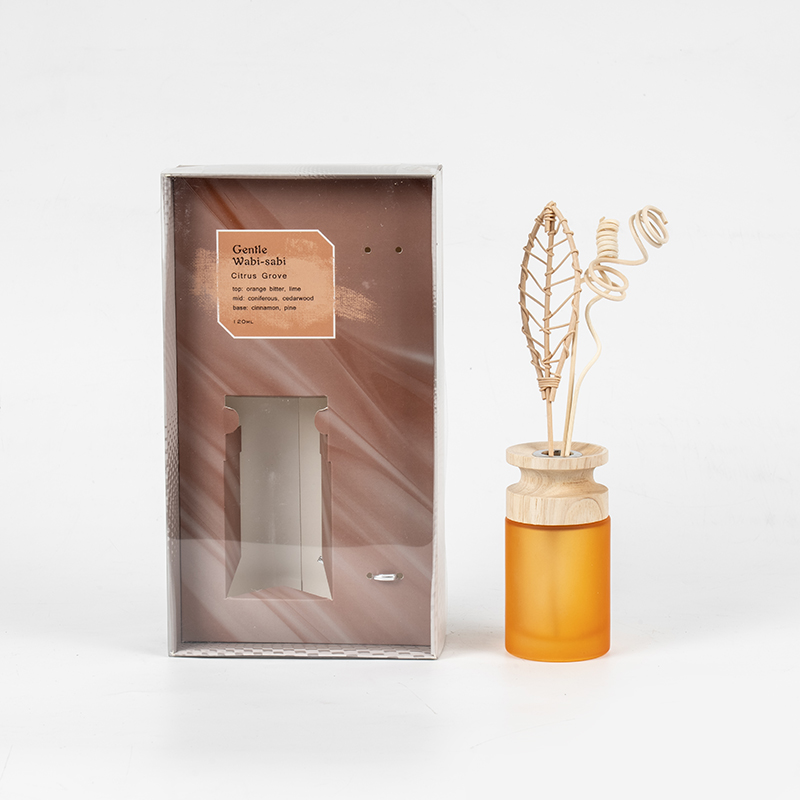 Lagena vitrea alta cylindrica arundineus diffundens cum ligneo-aroma diffundente venditore