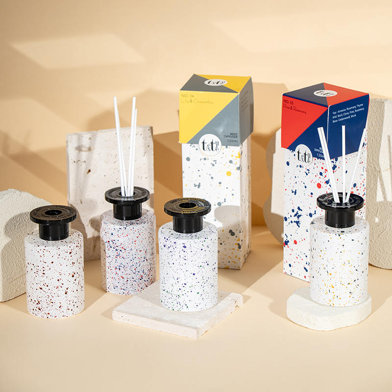 Classic circum alta vitrea calamus diffundens odorem officinam domi