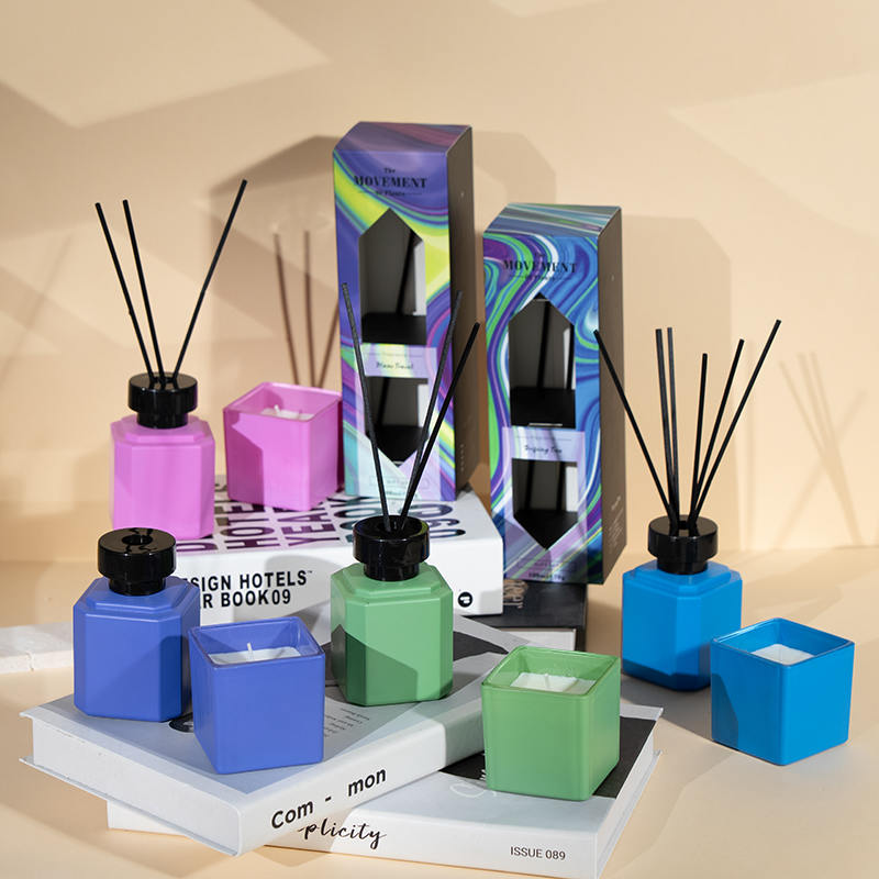 Odores quadratae lagena aromatica fabricare