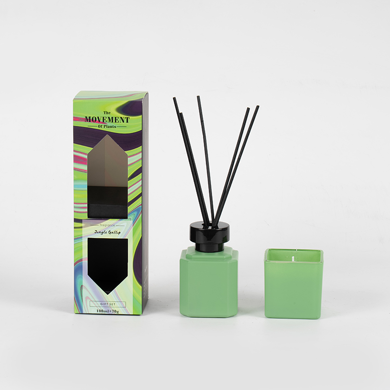 Odores quadratae lagena aromatica fabricare