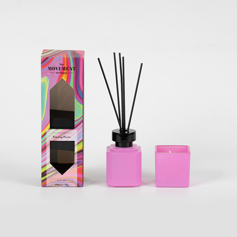 Odores quadratae lagena aromatica fabricare