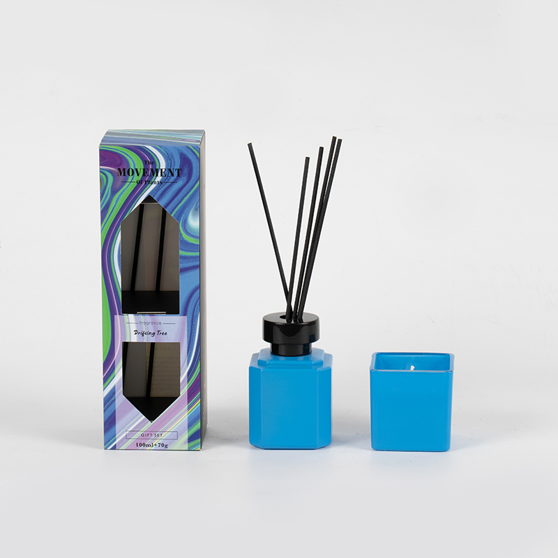 Odores quadratae lagena aromatica fabricare